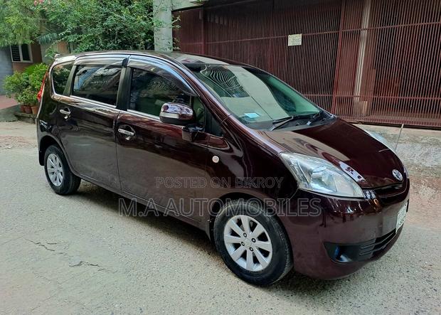 Toyota Passo Sette 2010 Maroon