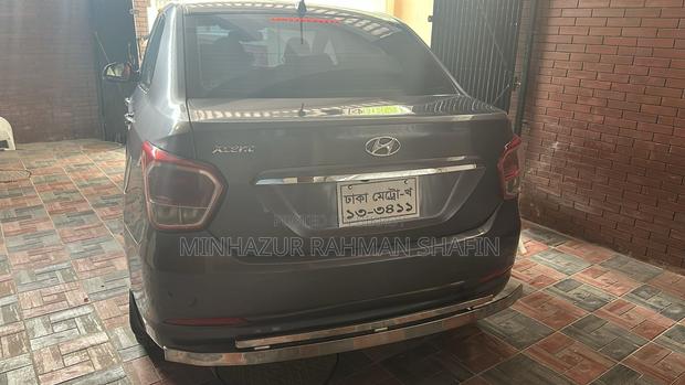 Hyundai Xcent 2016 Blue