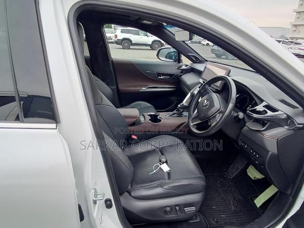 Toyota Harrier Hybrid Z 2023 Pearl