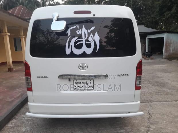 Toyota HiAce Siyaya 2004 Pearl