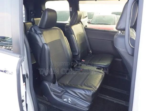 Toyota Noah 2021 Pearl