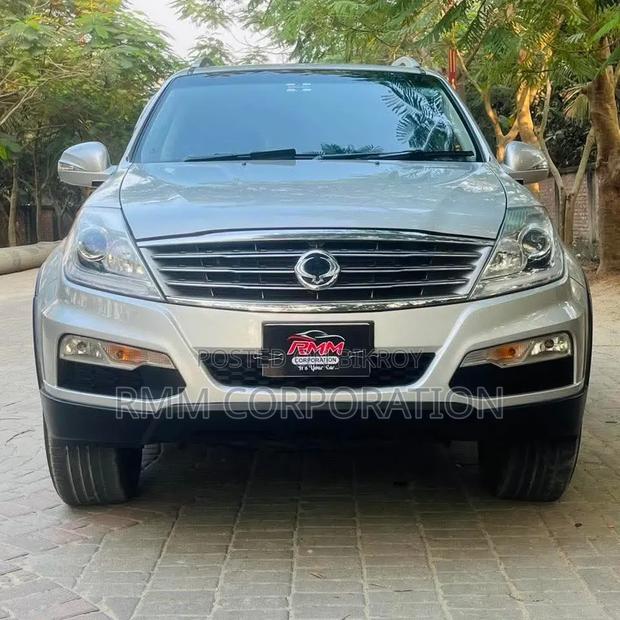 SsangYong Rexton 2014 Silver