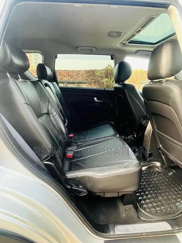 SsangYong Rexton 2014 Silver