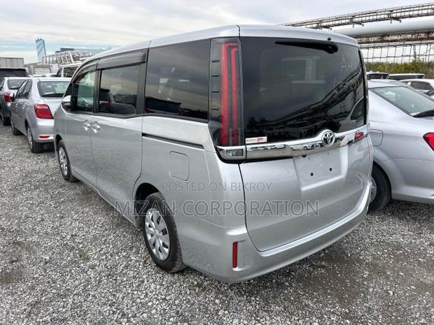 Toyota Noah 2020 Silver