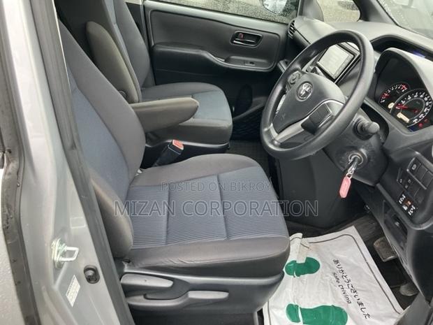 Toyota Noah 2020 Silver