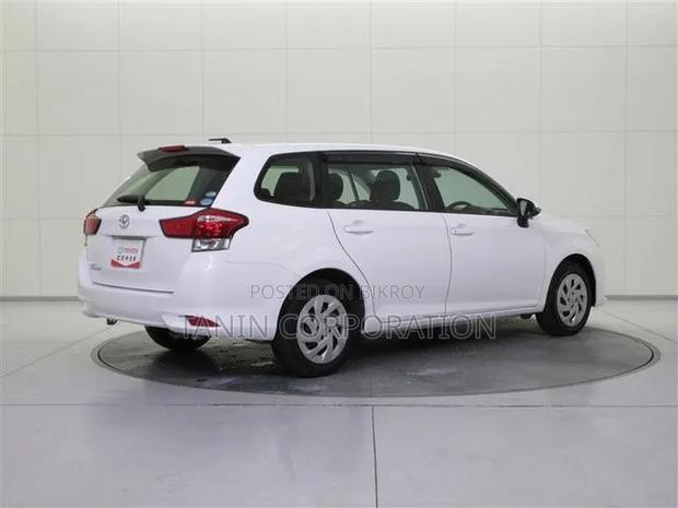 Toyota Corolla Fielder 1.5 Hybrid FWD 2020 White