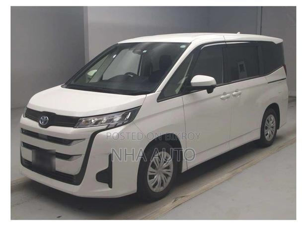 Toyota Noah 2022 Pearl