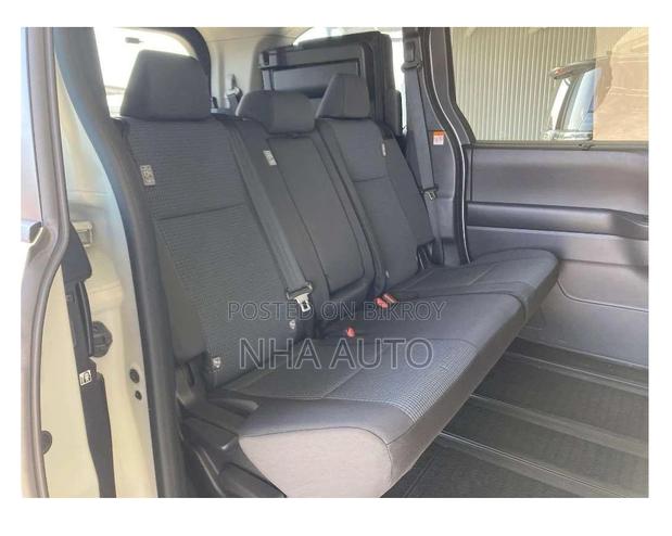 Toyota Noah 2022 Pearl