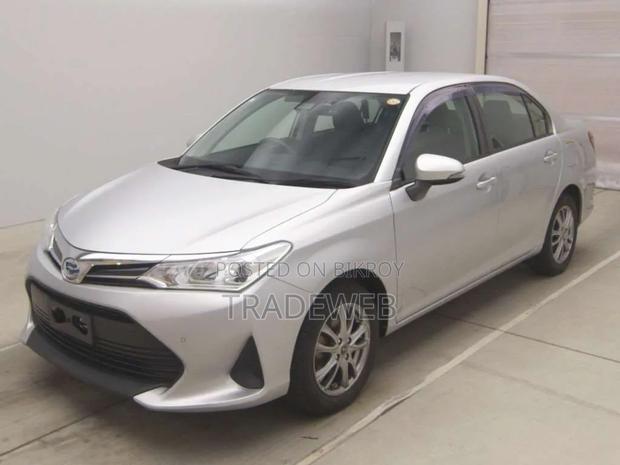 Toyota Axio 2021 Silver