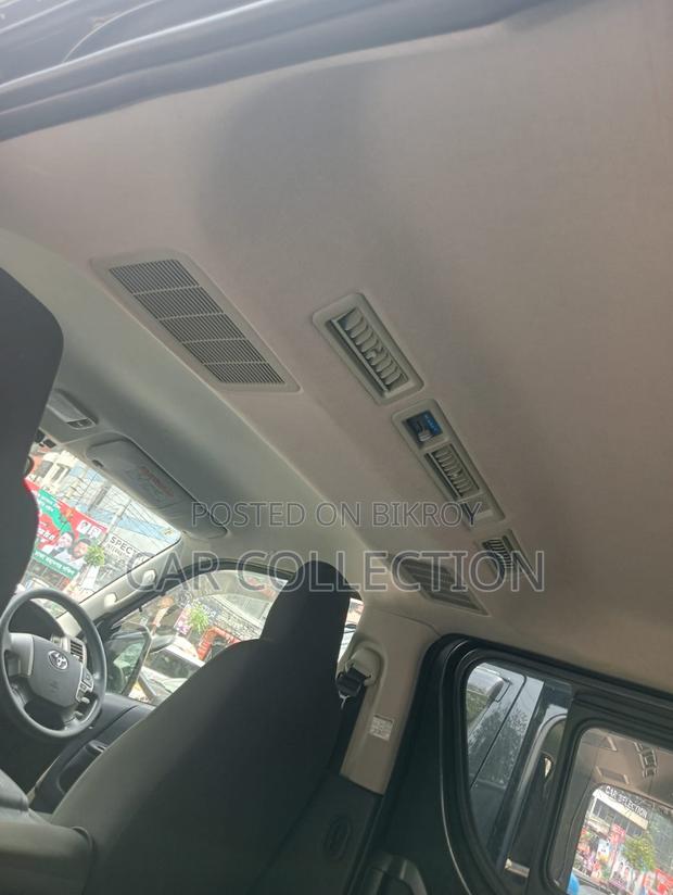 Toyota Grand HiAce 2001 Black
