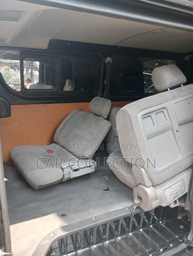 Toyota Grand HiAce 2001 Black