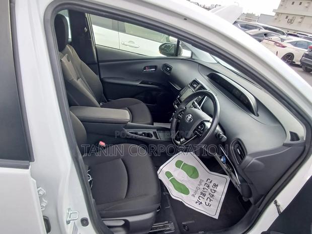 Toyota Prius 2021 Pearl