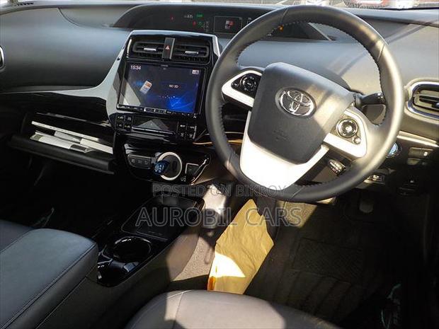 Toyota Prius 2018 Pearl