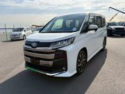Toyota Noah 2022 White for sale