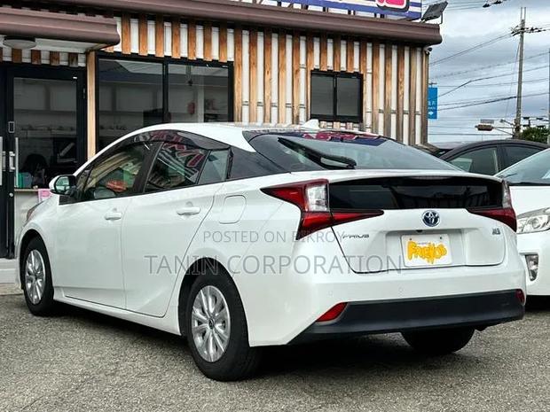 Toyota Prius 2020 Pearl