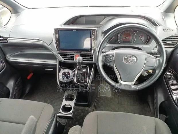 Toyota Esquire 2020 Black