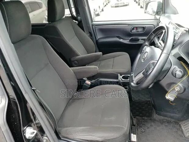 Toyota Esquire 2020 Black
