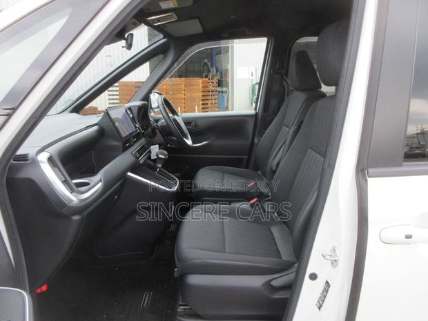 Toyota Noah 2022 White