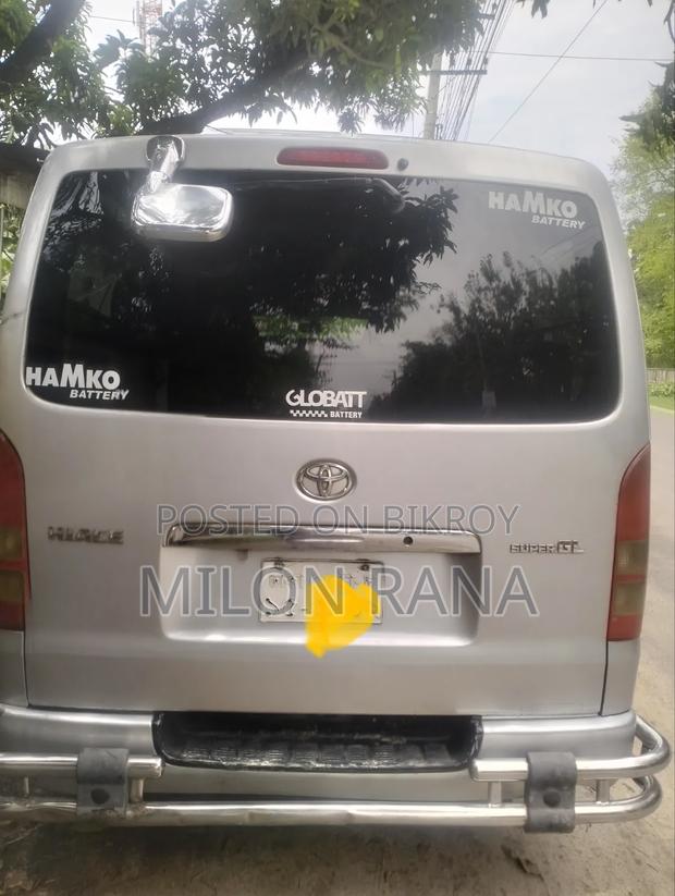 Toyota HiAce 220 2007 Silver