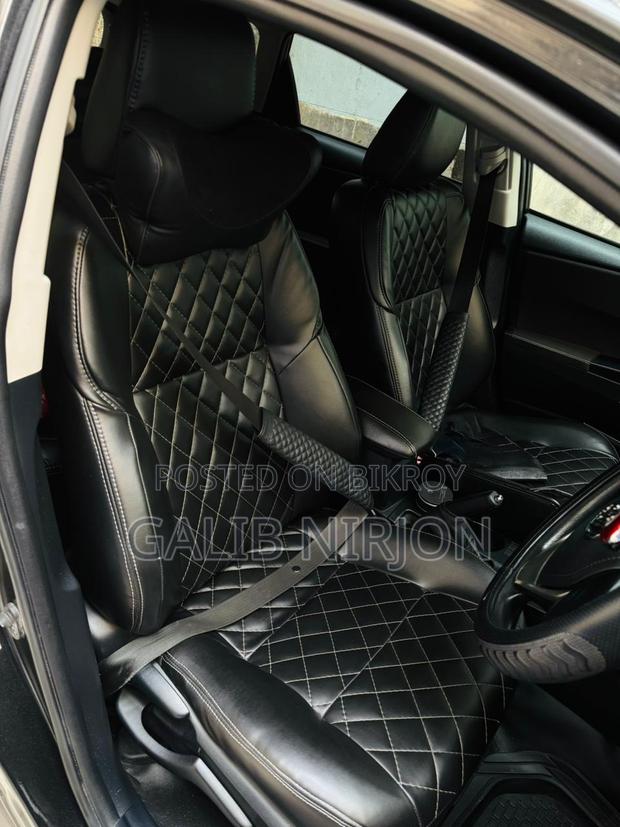 Toyota Auris 2012 Black