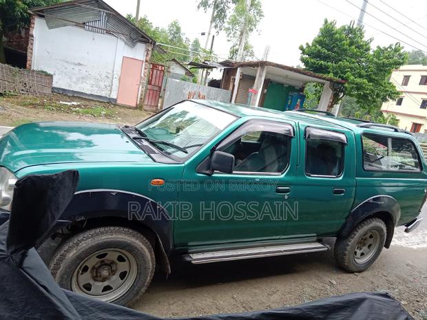 Nissan DoubleCab 2008 Green