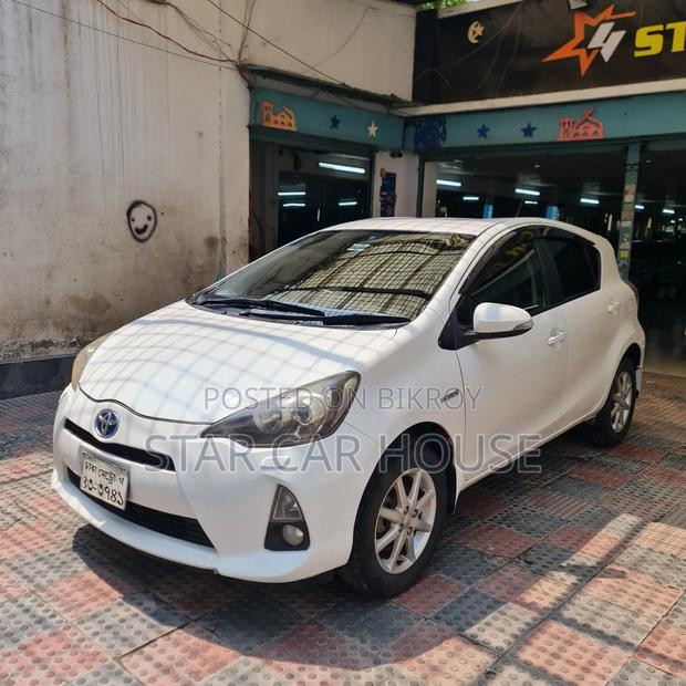 Toyota Aqua 2012 Pearl