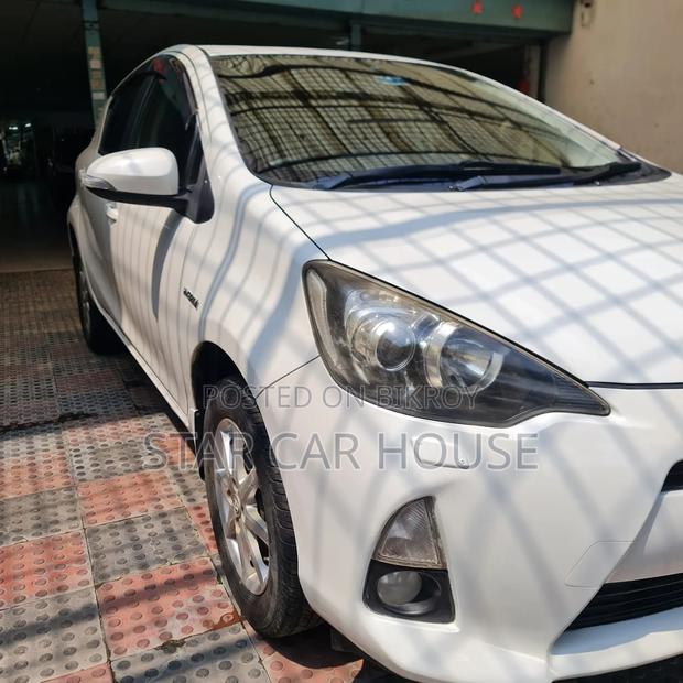 Toyota Aqua 2012 Pearl