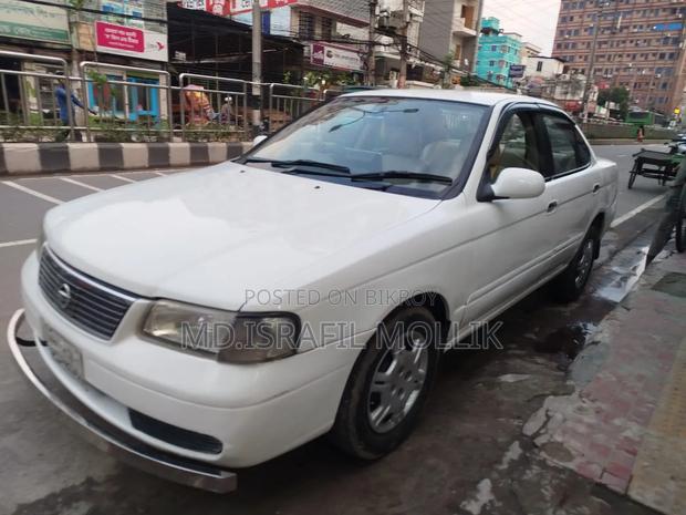 Nissan Sunny 2003 White