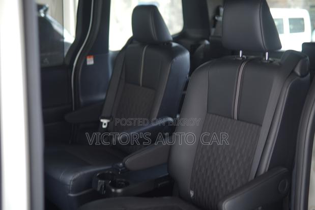 Toyota Noah 2022 White