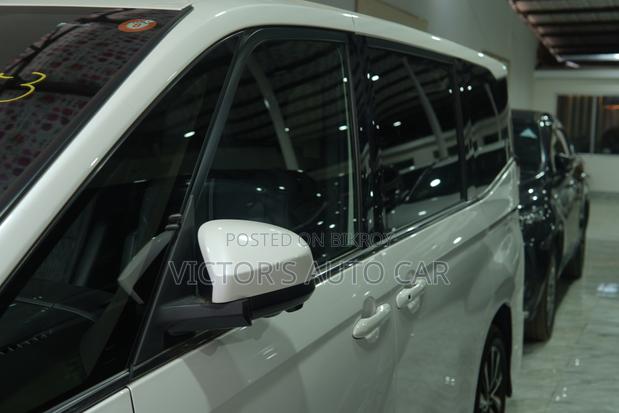 Toyota Noah 2023 White