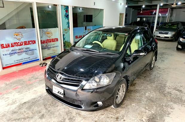 Toyota Auris 2010 Black