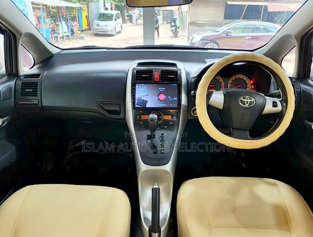 Toyota Auris 2010 Black