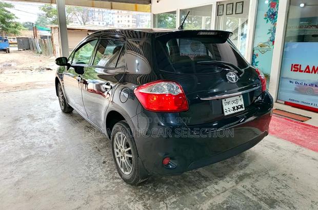 Toyota Auris 2010 Black