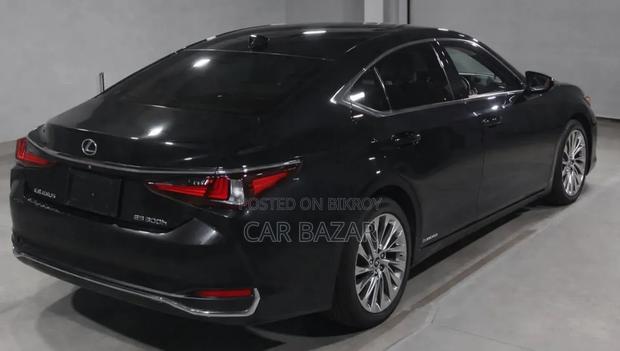 Lexus ES 300h Luxury 2021 Black