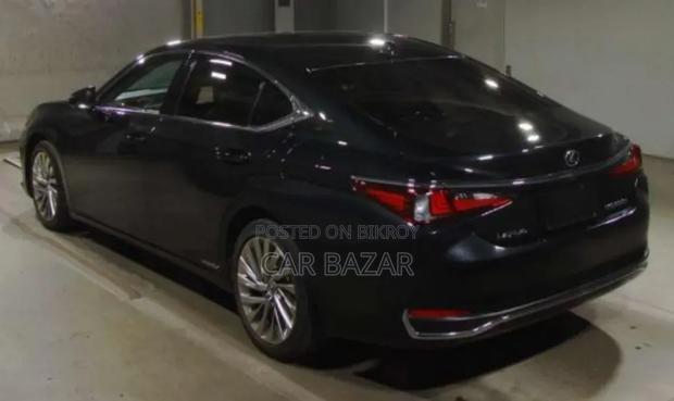 Lexus ES 300h Luxury 2021 Black