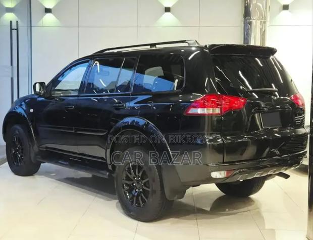 Mitsubishi Pajero Sport 2012 Black