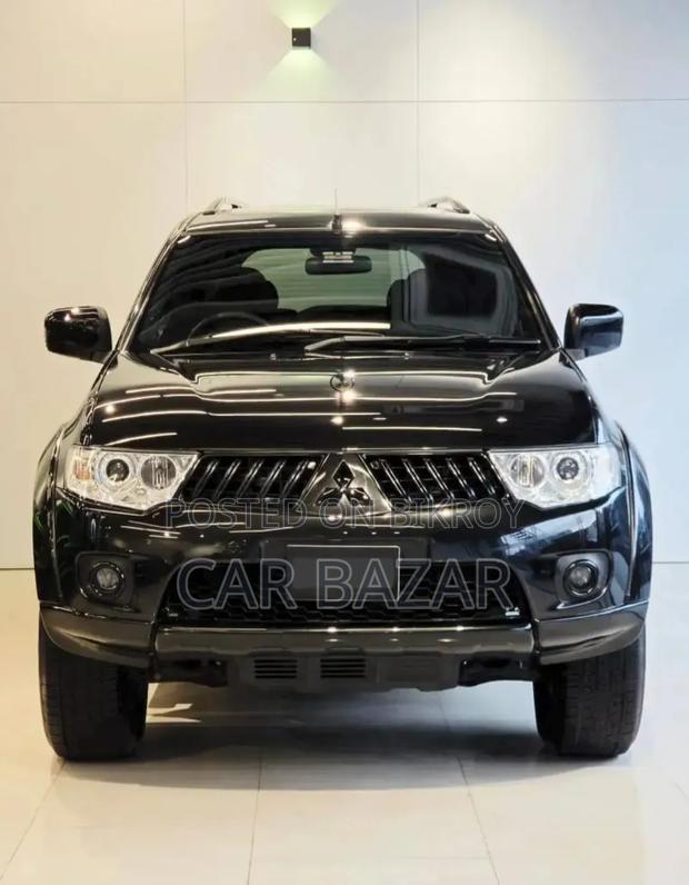Mitsubishi Pajero Sport 2012 Black