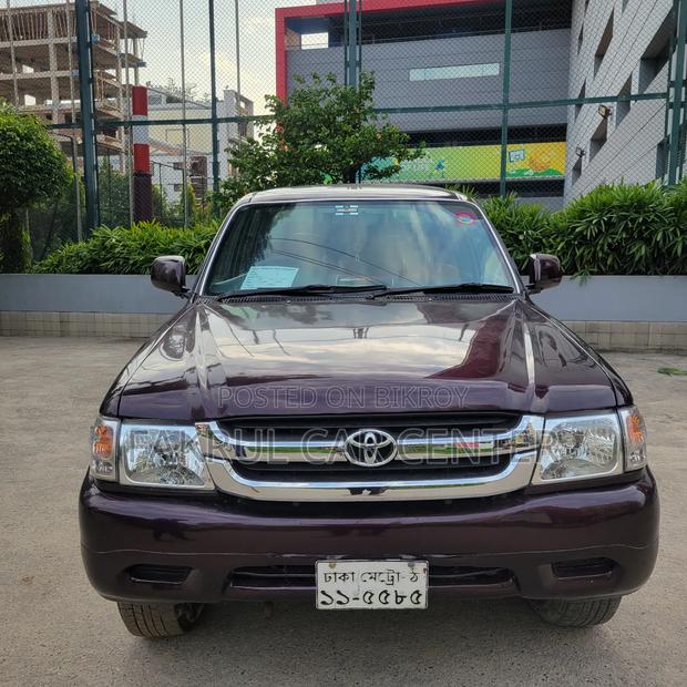 Toyota Hilux 2004 Black