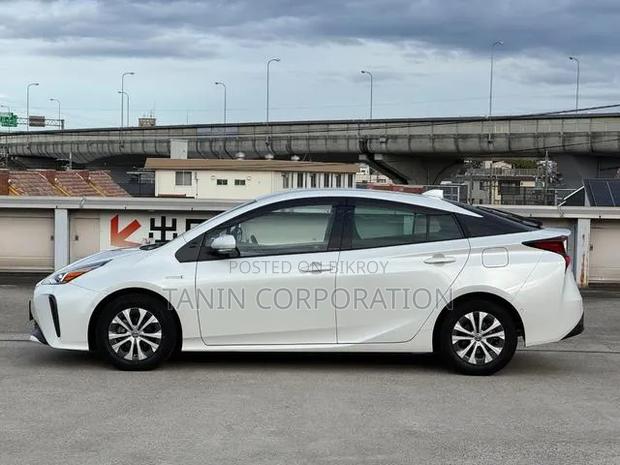 Toyota Prius 2020 Pearl