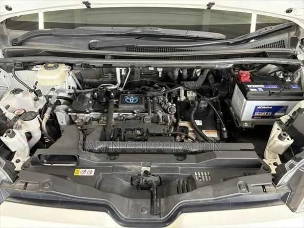 Toyota Noah 2022 Pearl