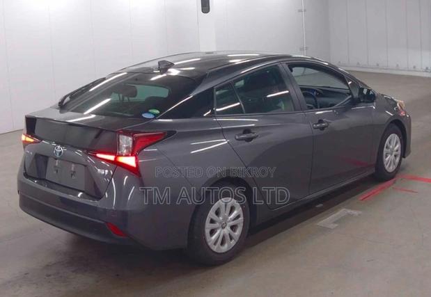 Toyota Prius LE 2021 Gray