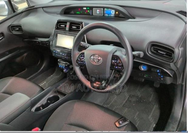 Toyota Prius LE 2021 Gray