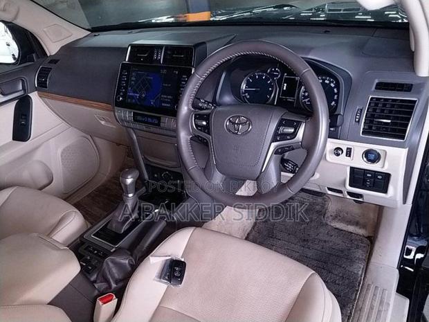 Toyota Land Cruiser Prado 2.7 2023 Black