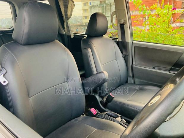 Toyota Noah 2.0 143hp AWD (8 Seater) 2009 Gray