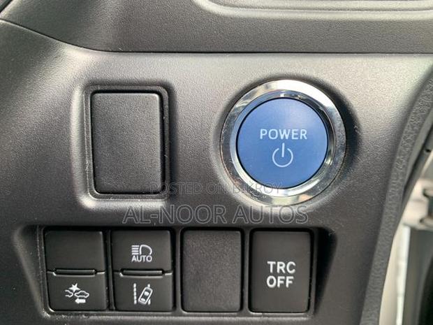Toyota Noah 2021 Pearl