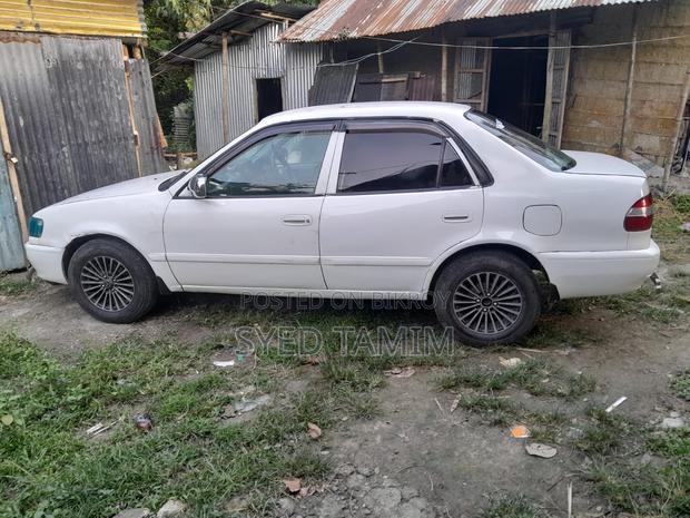 Toyota Corolla Sedan 1998 White