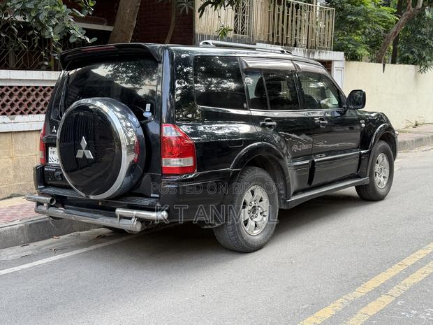 Mitsubishi Pajero 2004 Black