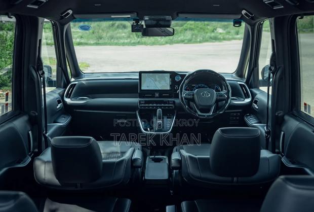 Toyota Noah 2022 Black
