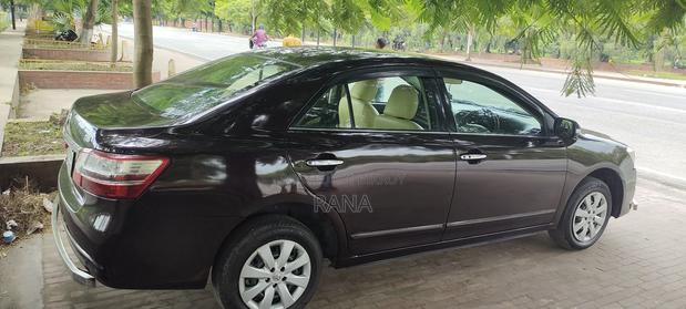 Toyota Premio 2011 Red