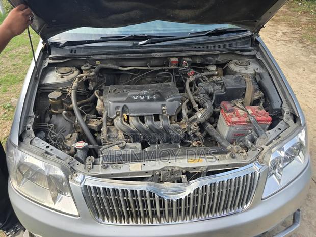 Toyota Corolla 2004 Silver
